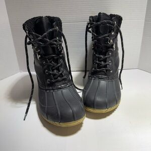Tommy Hilfiger Woman’s Black and Gray Lace-Up Boots sz 10